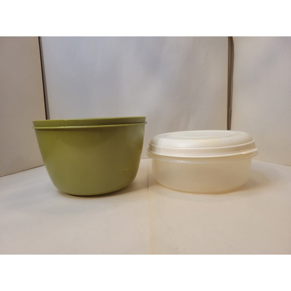 Vintage‎ Rubbermaid 8 Cup Green Mixing Bowl & 1.5 Qt Servin Saver Container Set